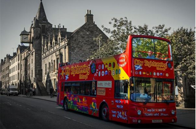 梦见公交车 公共汽车是什么意思？周公解梦原版破解大全