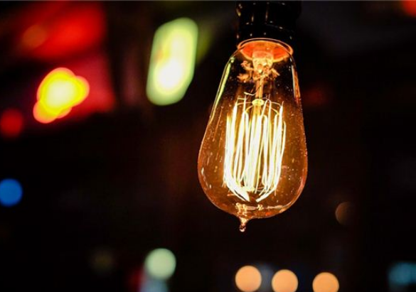 梦见电灯是什么意思？周公解梦原版破解大全